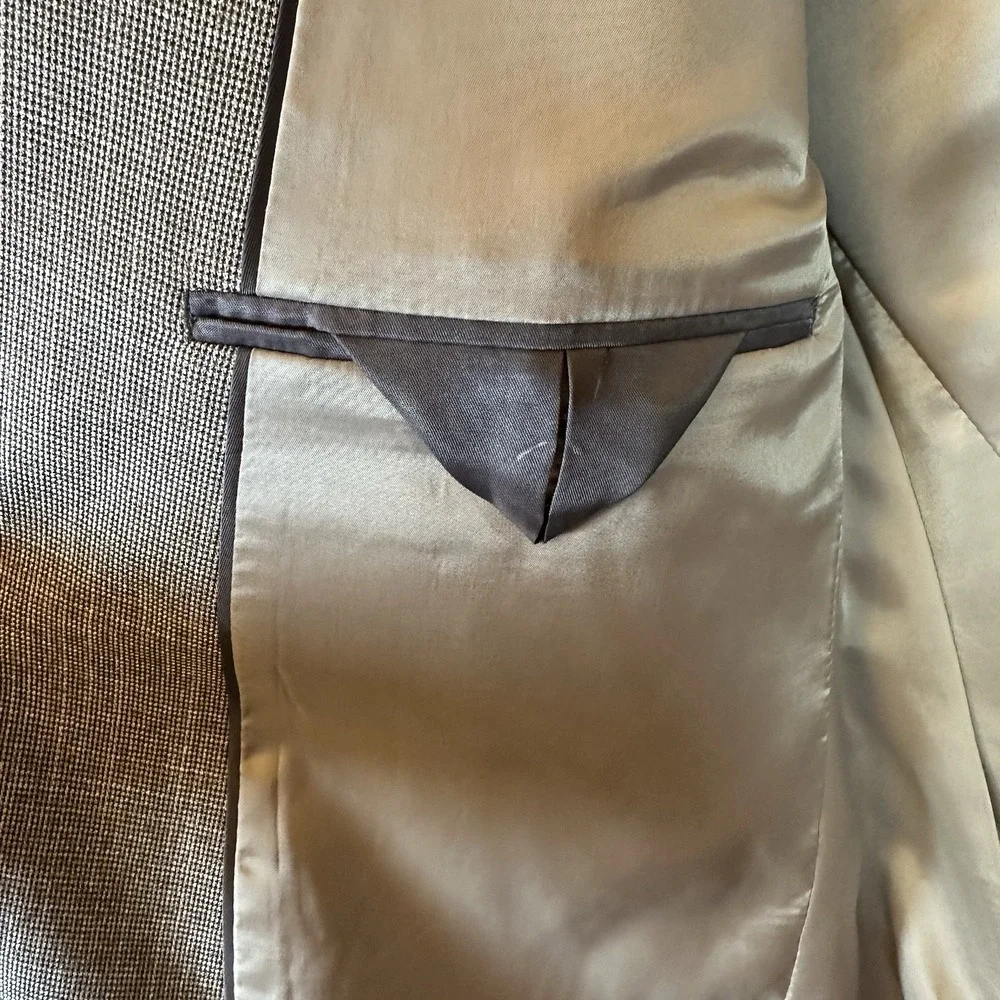 Van‎ Heusen Flex Slim 2 Button Jacket Blazer Mens 44 R Gray Black Striped EUC